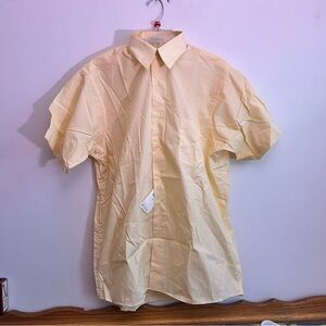 Van Heusen Men's Light Yellow Short Sleeve Shirt